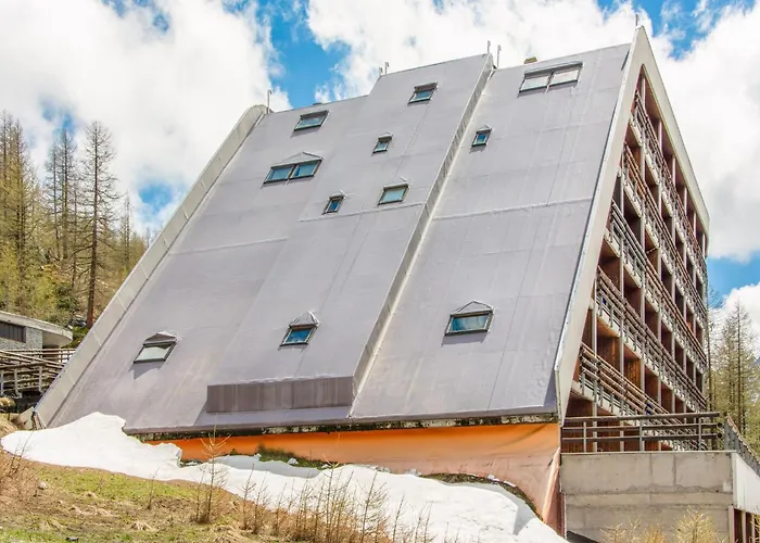 Cervinia Ski-in Ski-out Slopes *